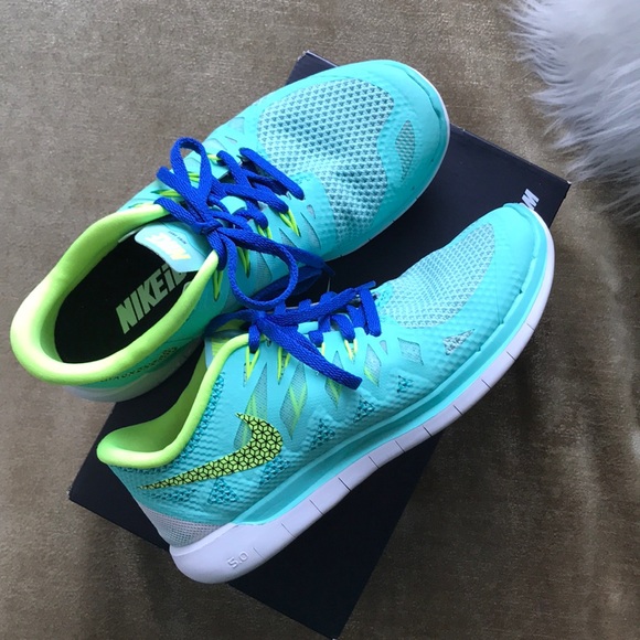 Nike ID Free Runs - Picture 2 of 8